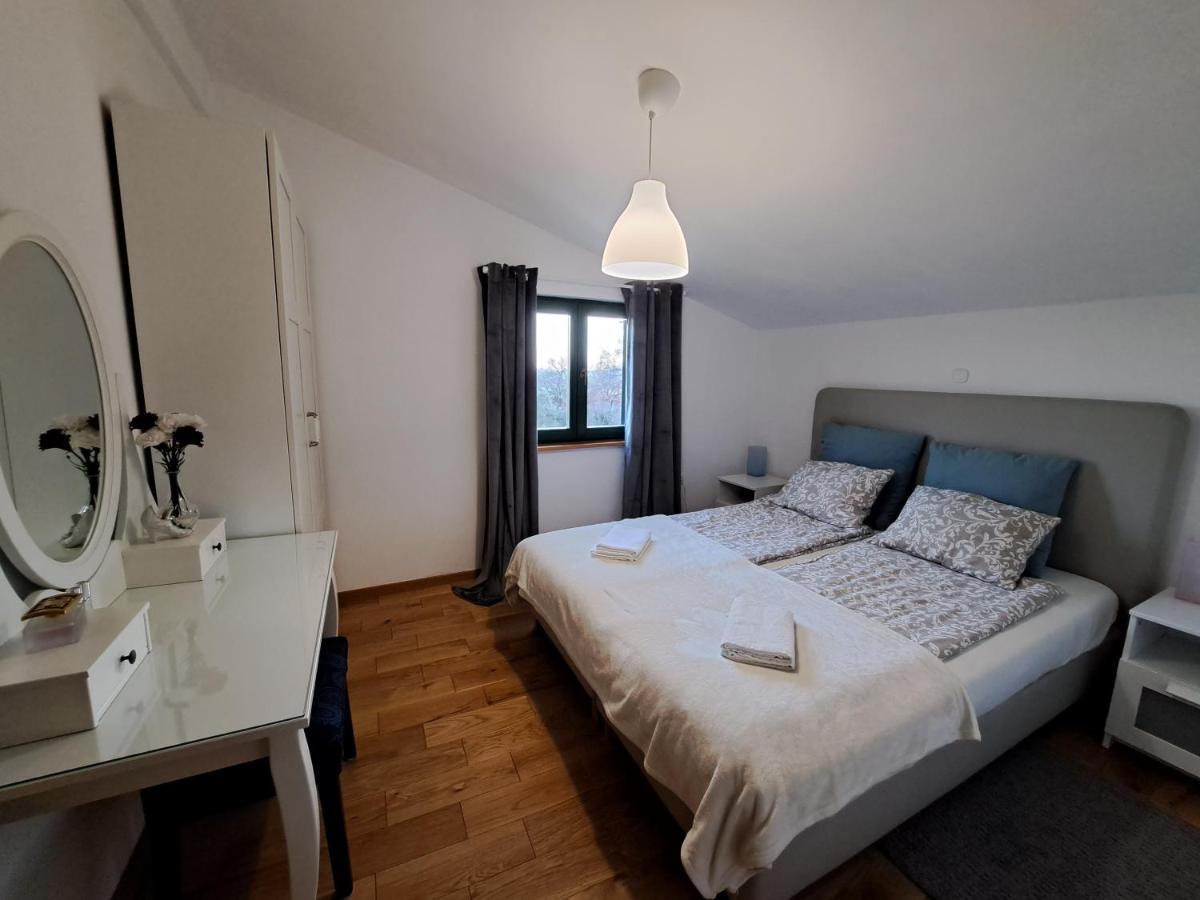 Villa Stone Pearl With Heated Swimming Pool Sveti Filip i Jakov Bagian luar foto